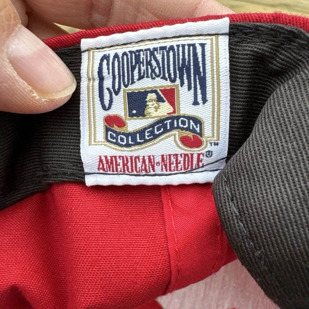 Vintage 90s Cincinnati Reds Snapback Hat MLB Red Cap American Needle